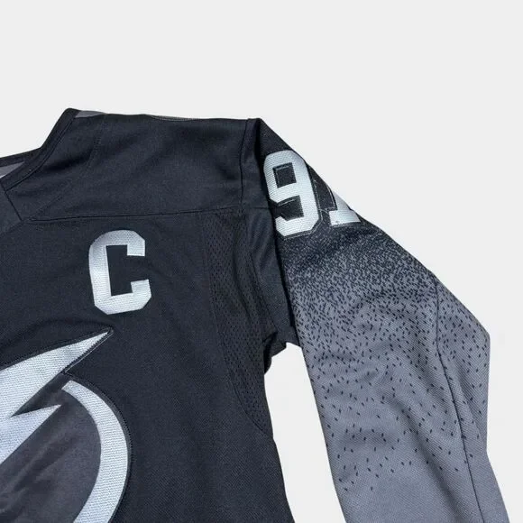 Steven Stamkos Tampa Bay Lightning Black Disrupt Jersey NHL Youth L/XL Captain C - Picture 3 of 10